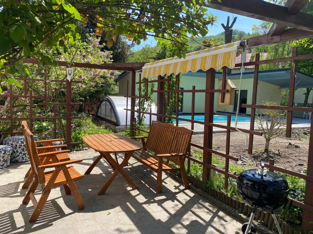Pokoje V Chalupe Pod Milesovkou Velemin Extérieur photo